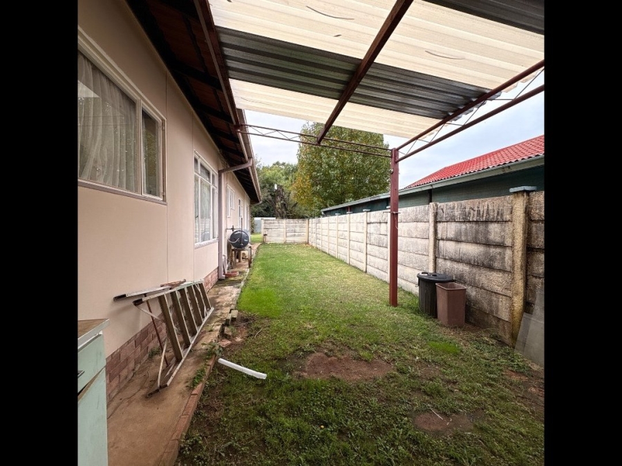 5 Bedroom Property for Sale in Flimieda North West